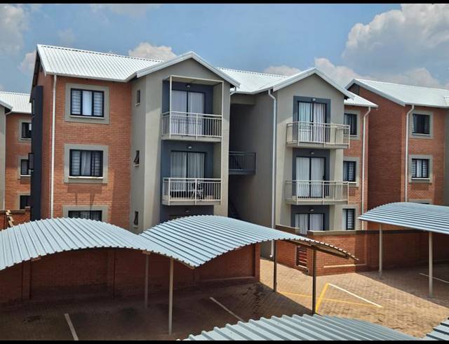 2 BEDROOM TOWNHOUSE FOR SALE IN KAMEELDRIFT EAST